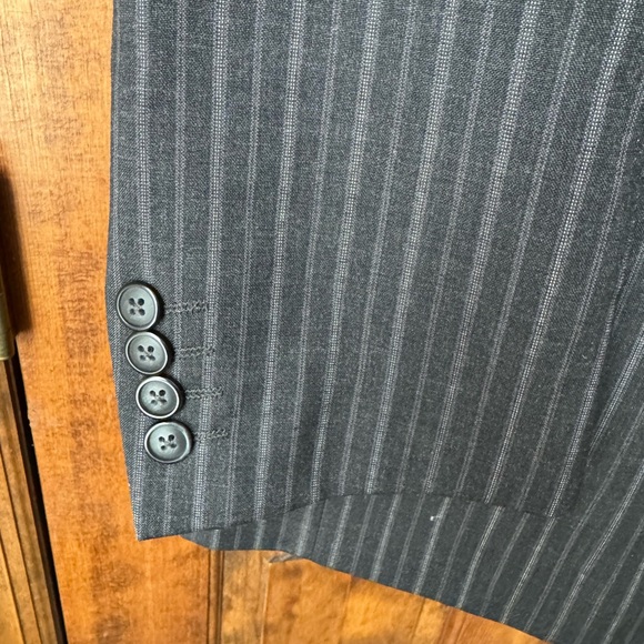 Perry Ellis Charcoal Gray w/Pinstripe 2 Button Close Suit Jacket 46 Reg - Picture 6 of 16